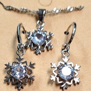 925S  Snowflake ❄️ Crystal Pendant Necklace earrings Set